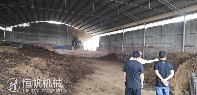 牛粪仓储厂区参观