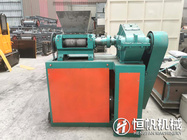 有机肥造粒机针对不同的原料进行造粒需要具备什么条件?(图3) 对辊挤压造粒机