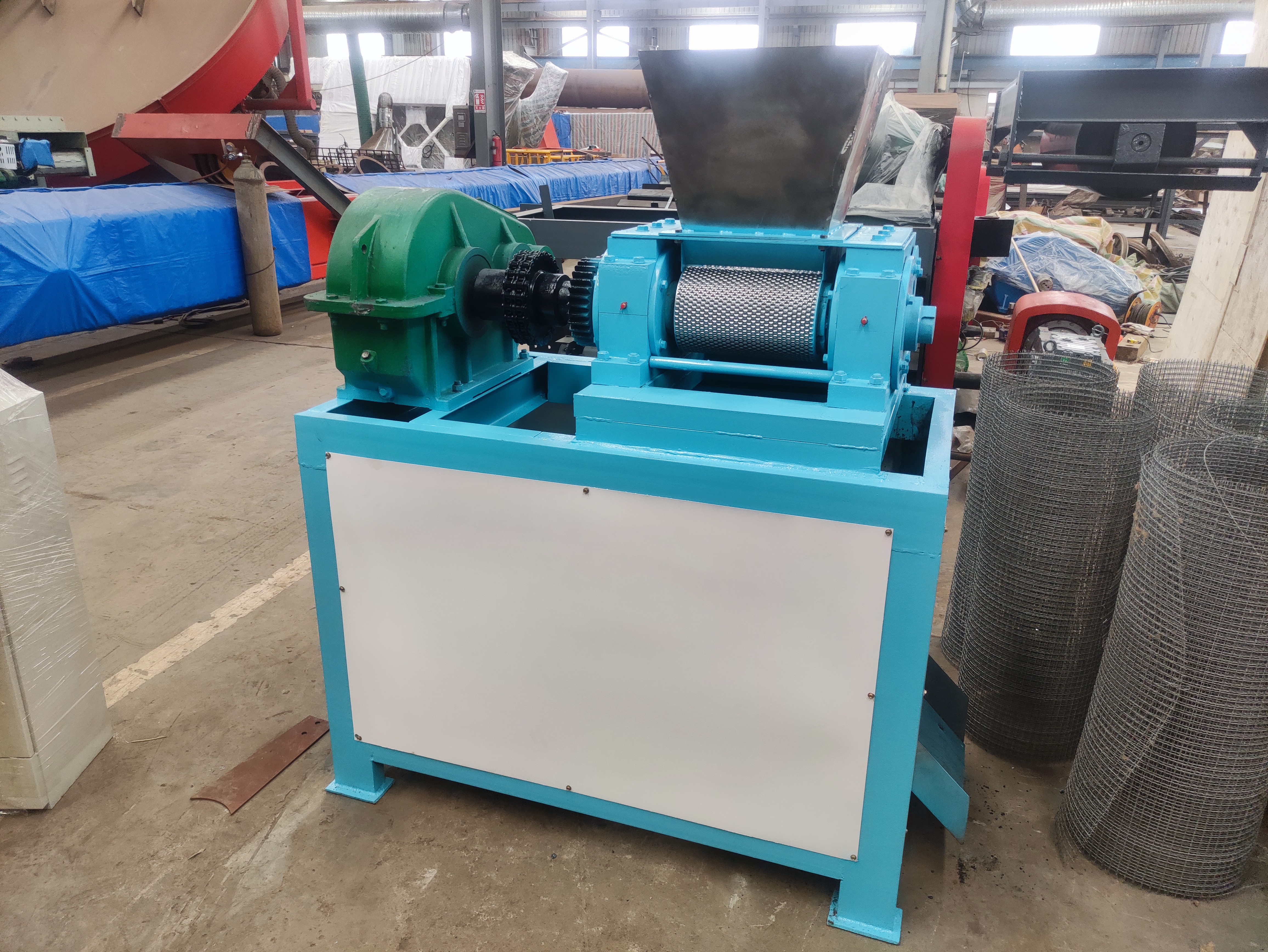 有机肥造粒机在使用和操作时有哪些注意事项?(图1) 有机肥造粒机在使用和操作时有哪些注意事项?(图1)